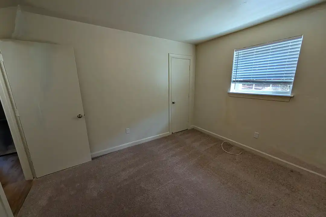 Brandon Point Apartments – photo 1