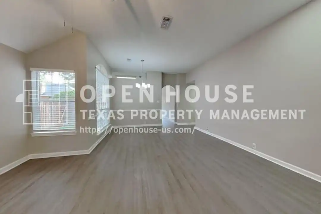 House in Houston, Mills Branch, Harris - View 3