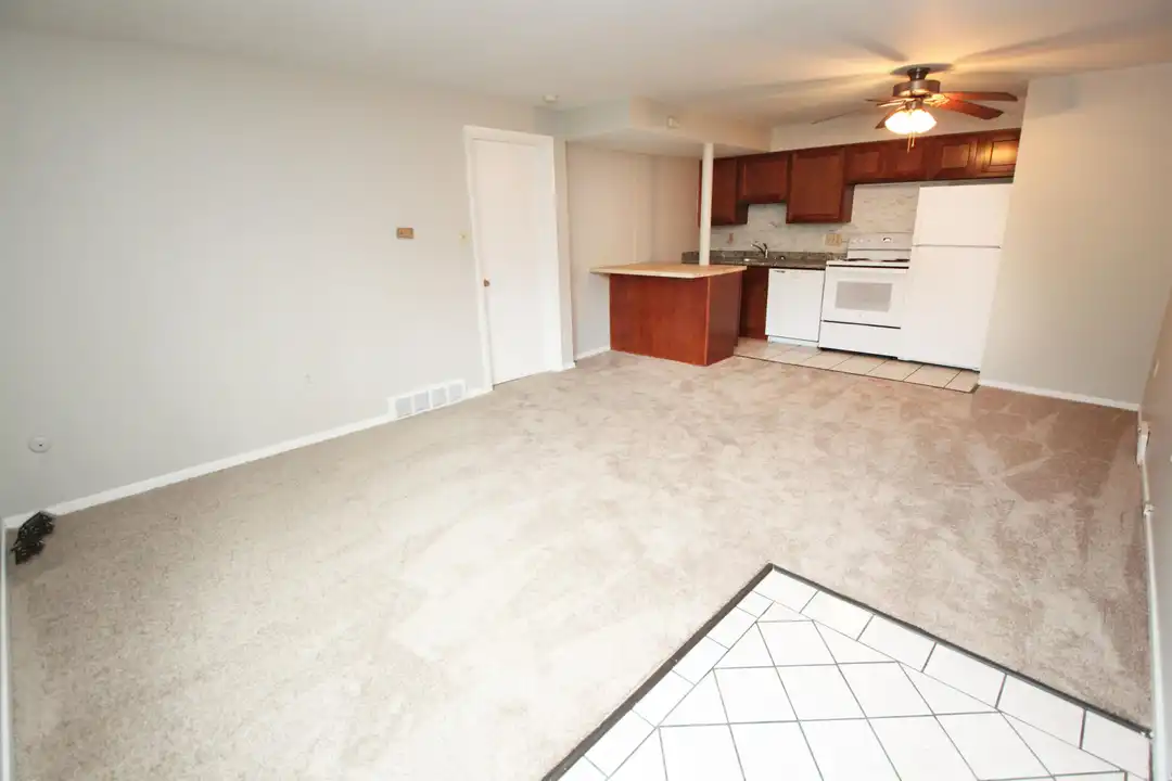 262 W Steuben St unit STREET262-F – photo 1 of 12