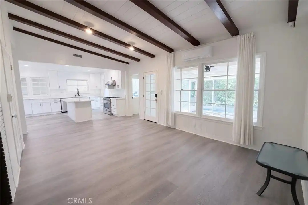 18 Woodland Ln - More