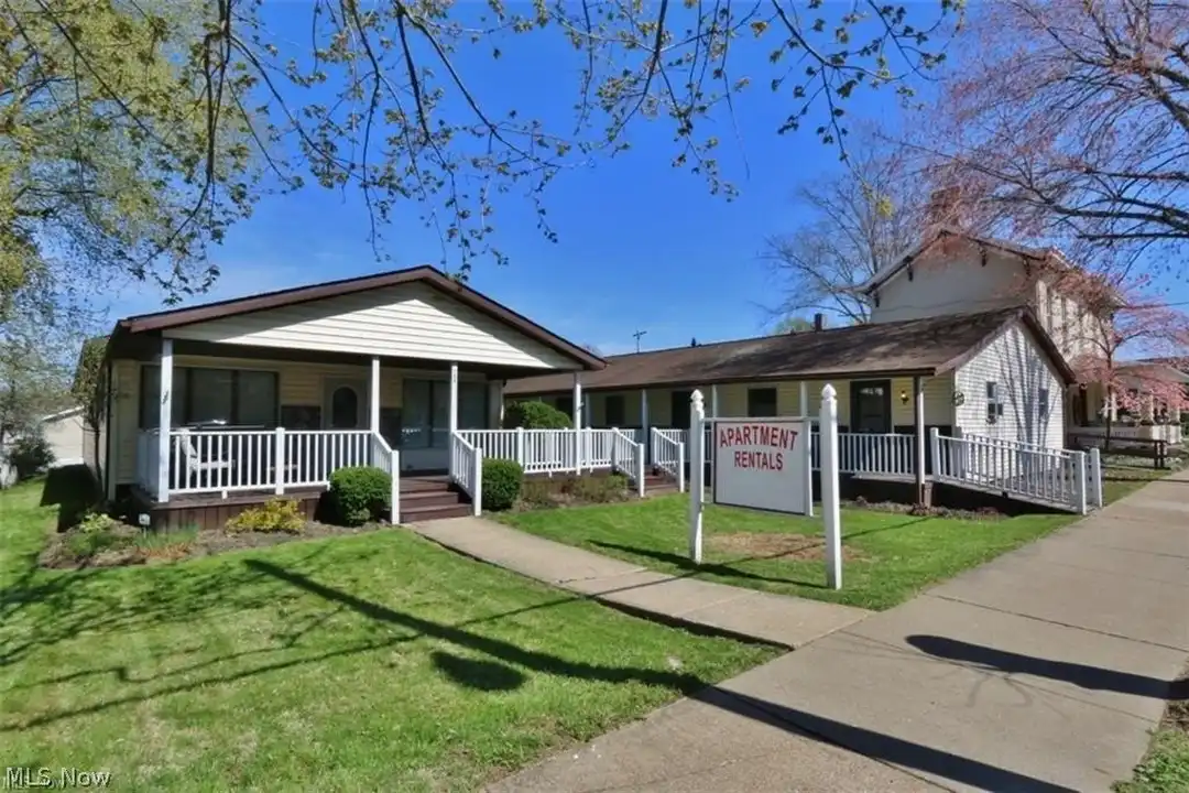 706 Main St – photo 1 of 2