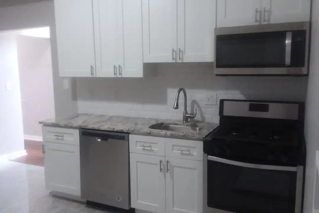 2012 Mt Royal Terrace unit 3 - More