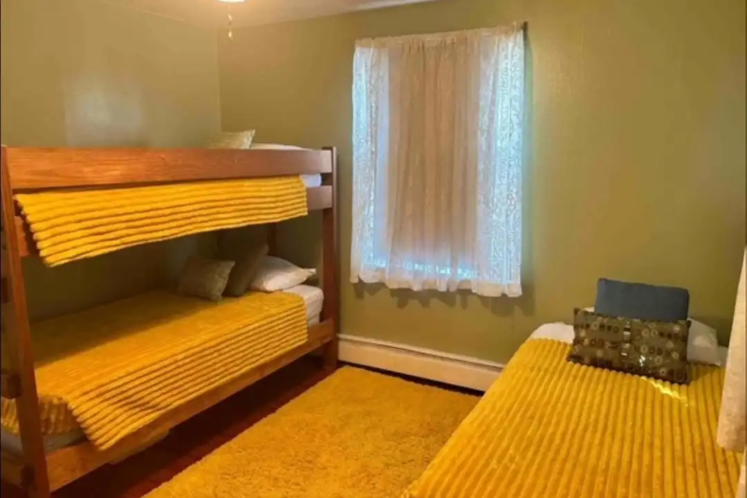 1335 Simpson Ave - View 6