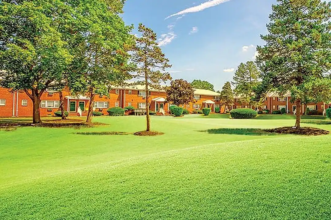 Green Grove Apartments – photo 1 of 12