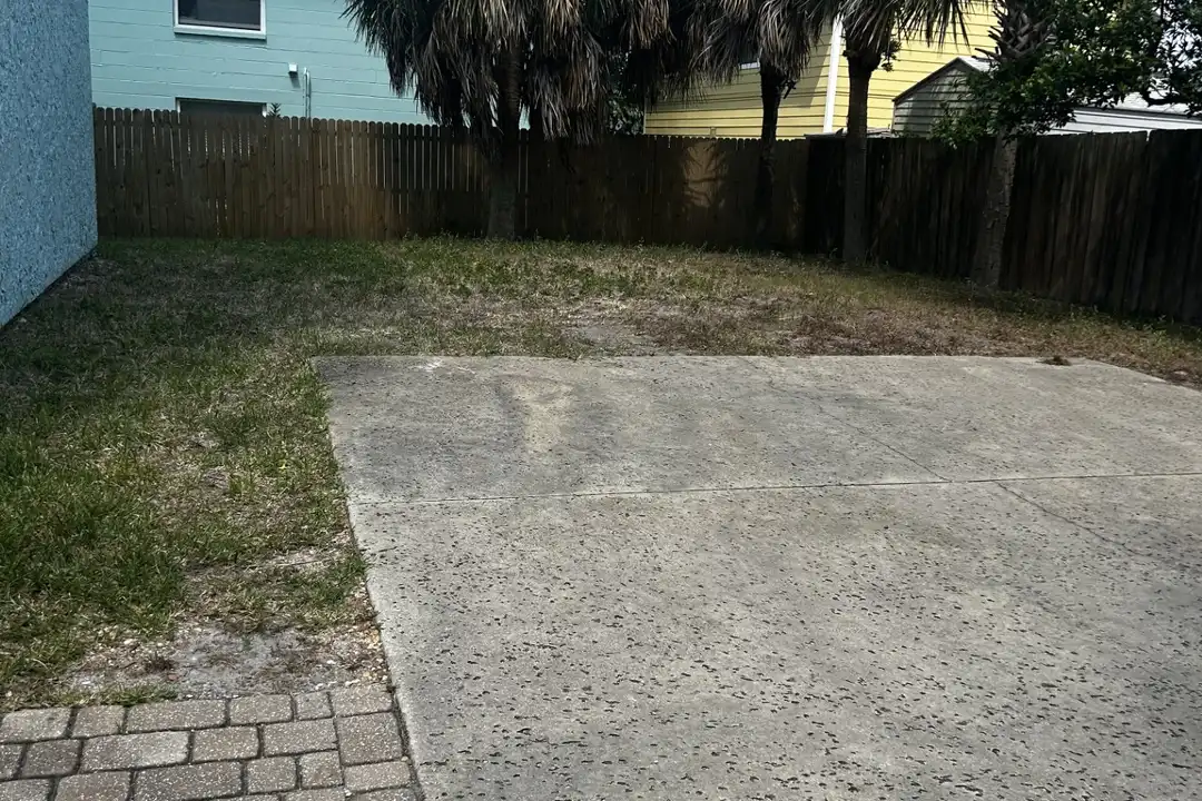 129 11th Ave N unit C - More