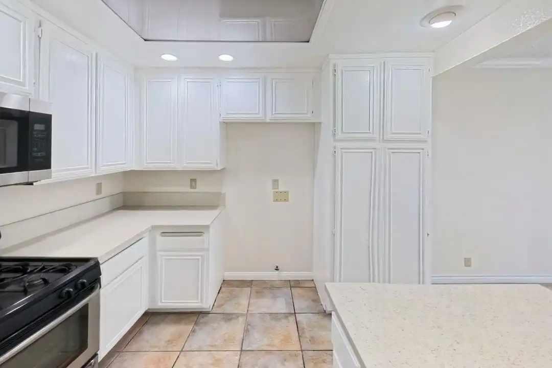 1617 Toyon Pl - View 2