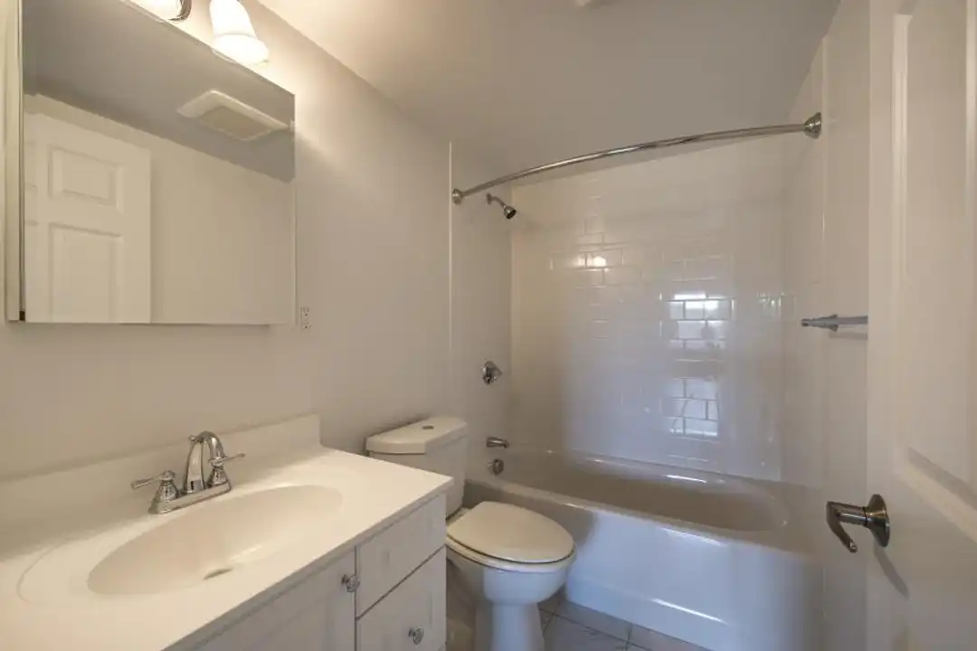 1450 Worcester Rd - View 4