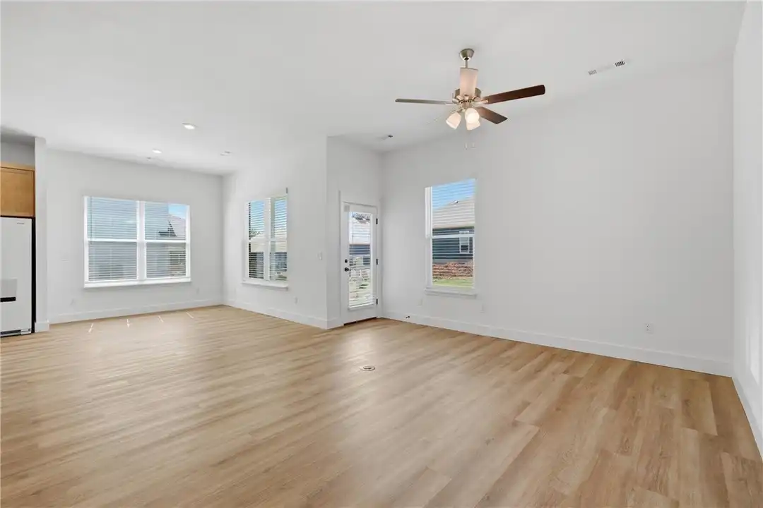 5071 Vista Ave - View 6