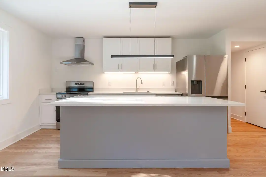 402 E Martin St - View 3