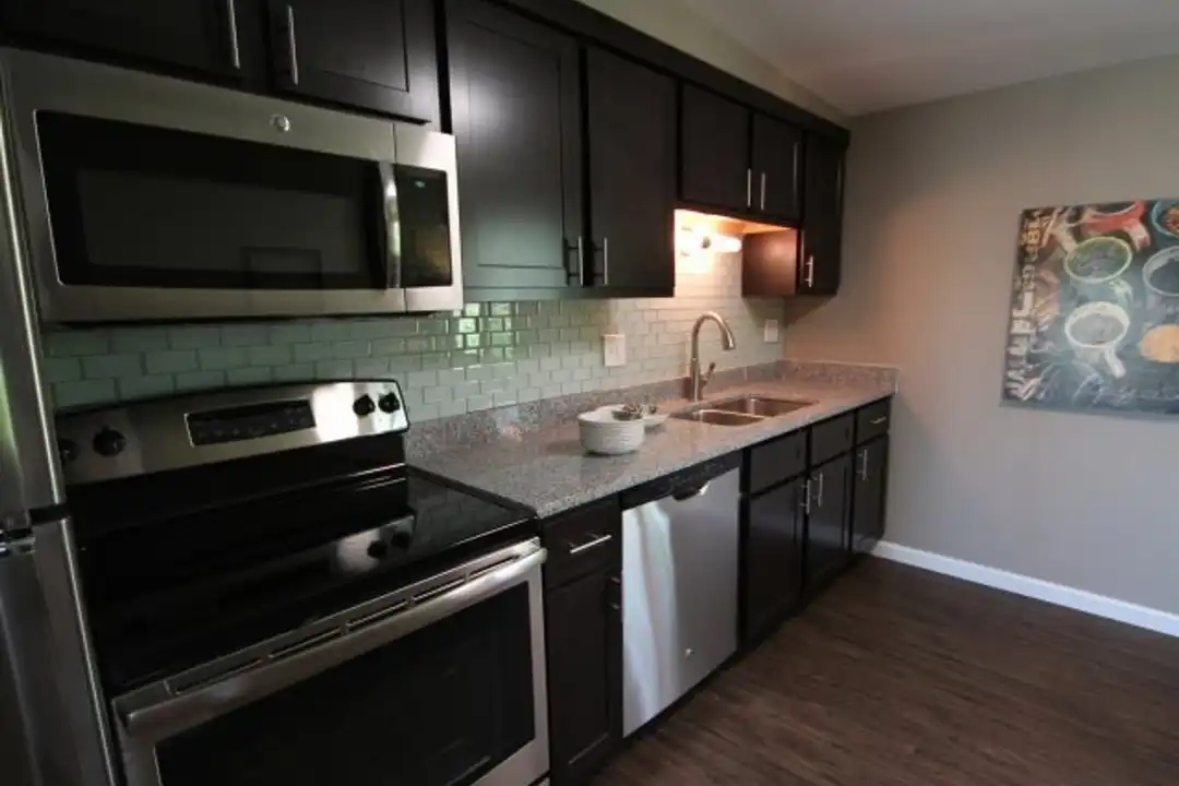 300 S Main St unit 300 Unit 06 – photo 1