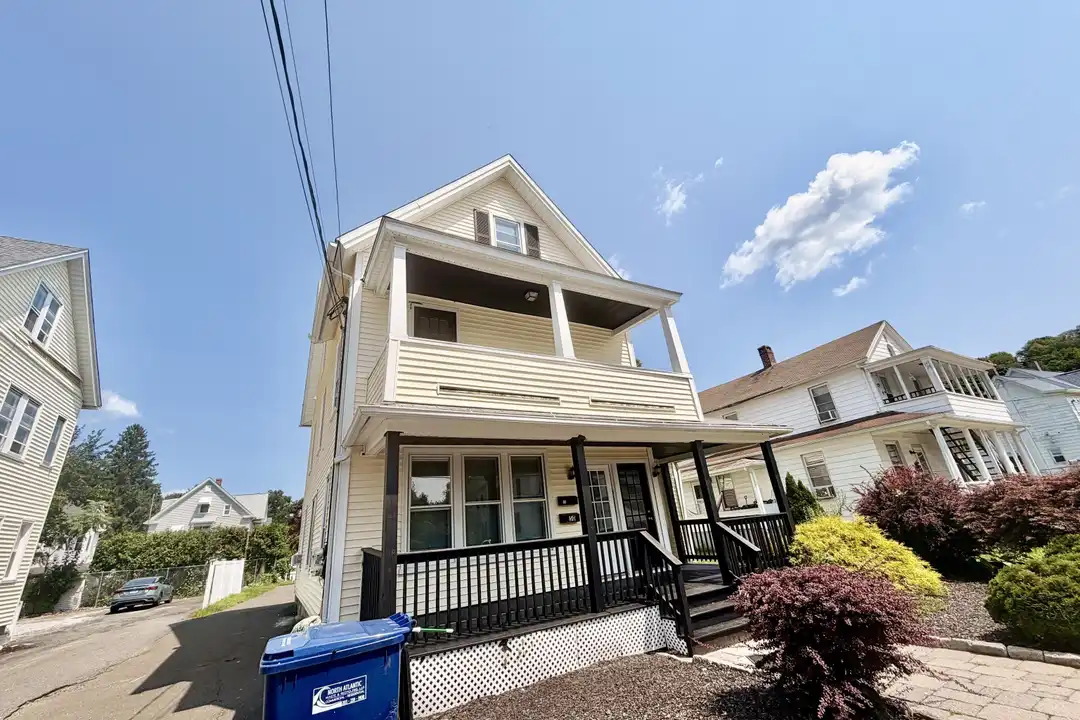 48 Vine St – photo 1