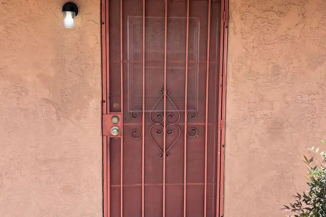 Apartment in Tucson - View 2