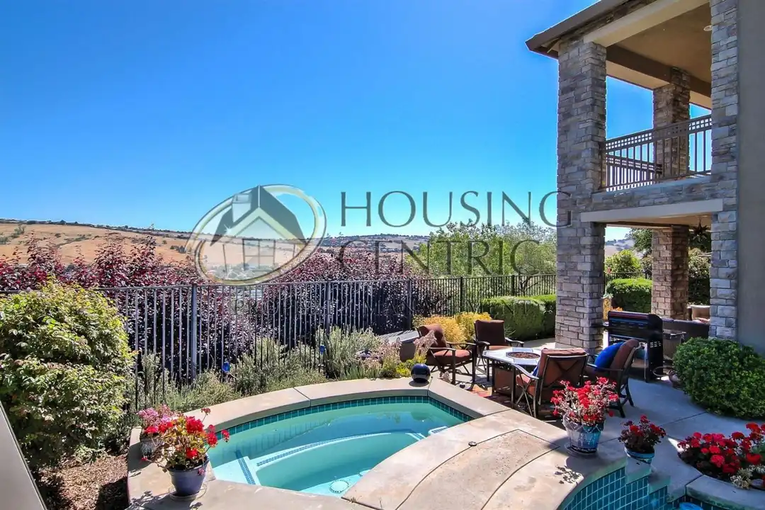 1323 Souza Dr - View 4