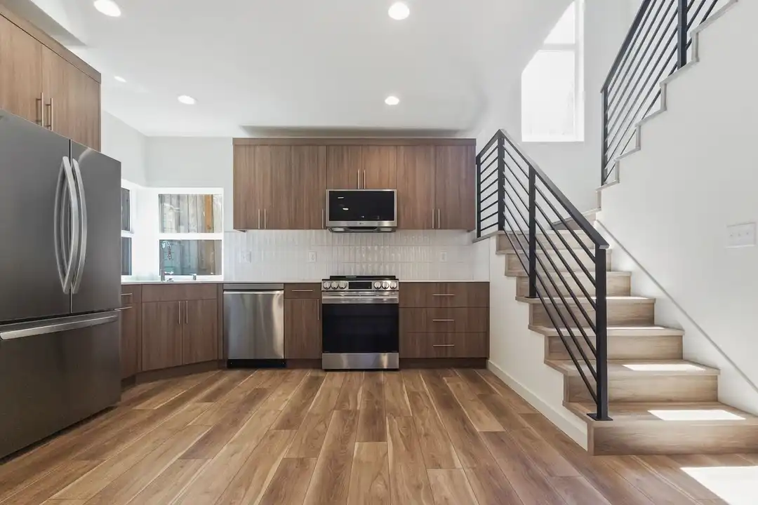 3543 NE 145th St - More