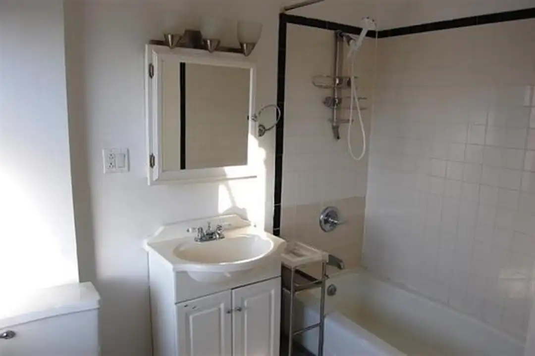 504 Washington St unit 2 - View 4
