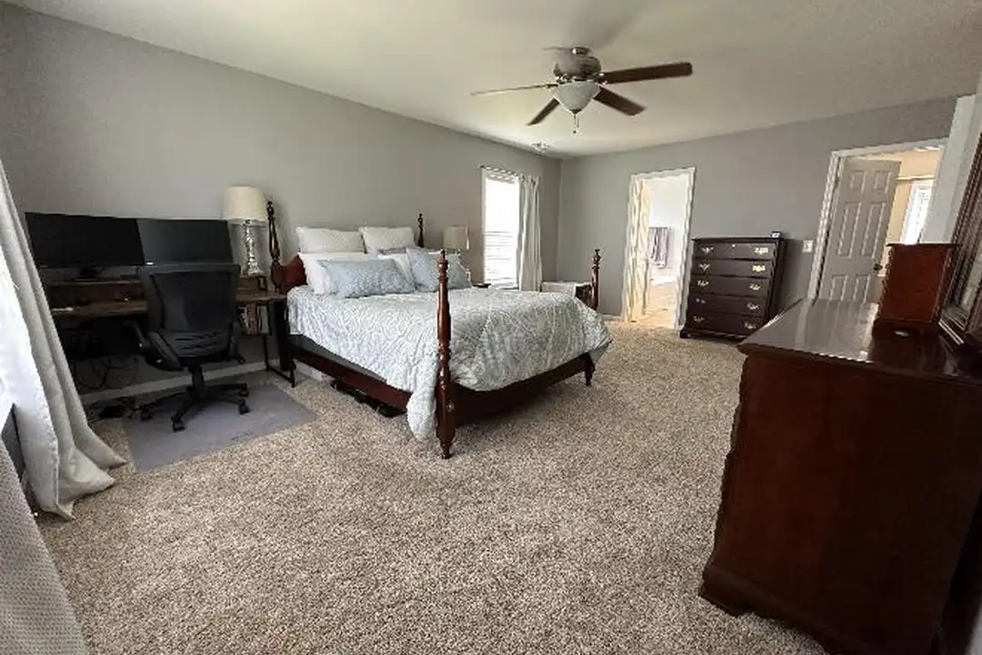 350 Ashdale Dr - View 4