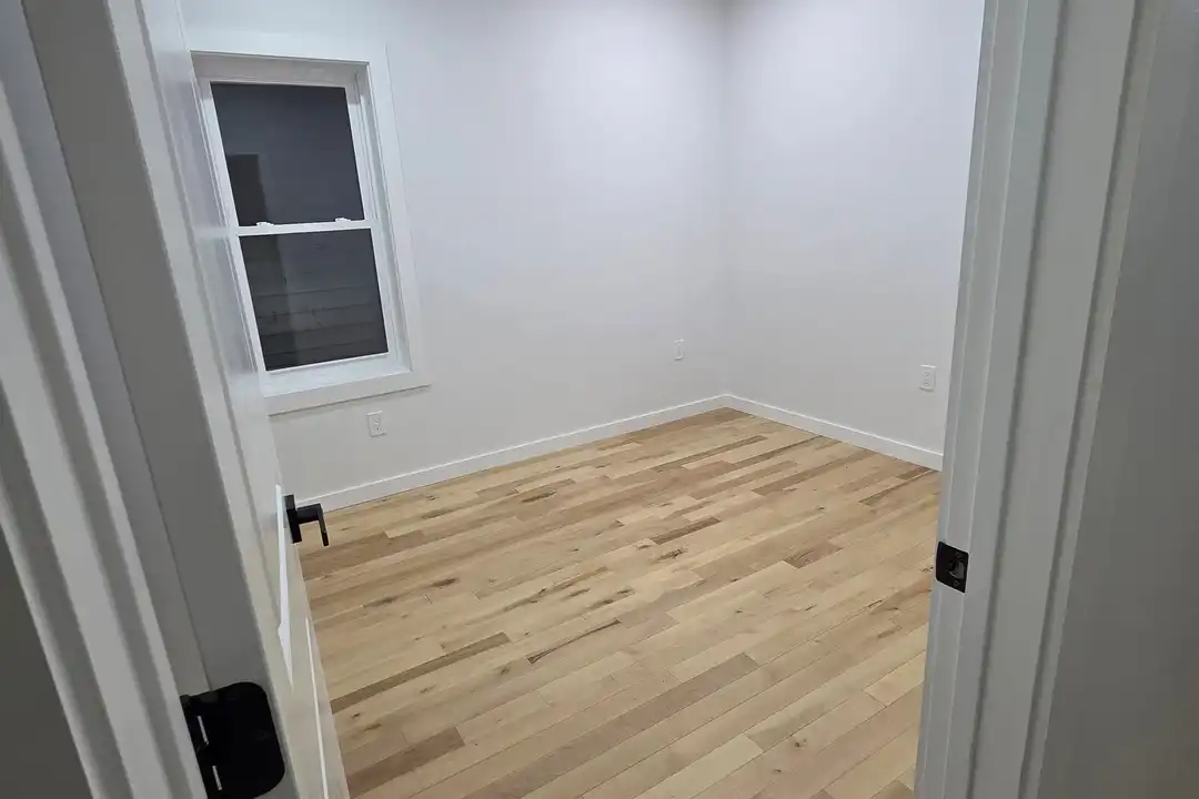 9 Voorhees St – photo 1 of 5