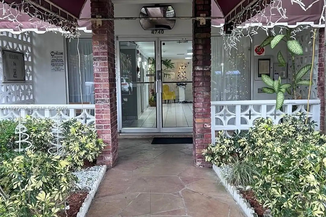 4740 NW 21st St unit 4P - View 5