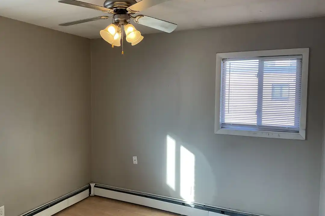 2800 Pillsbury Ave unit Unit 5 – další