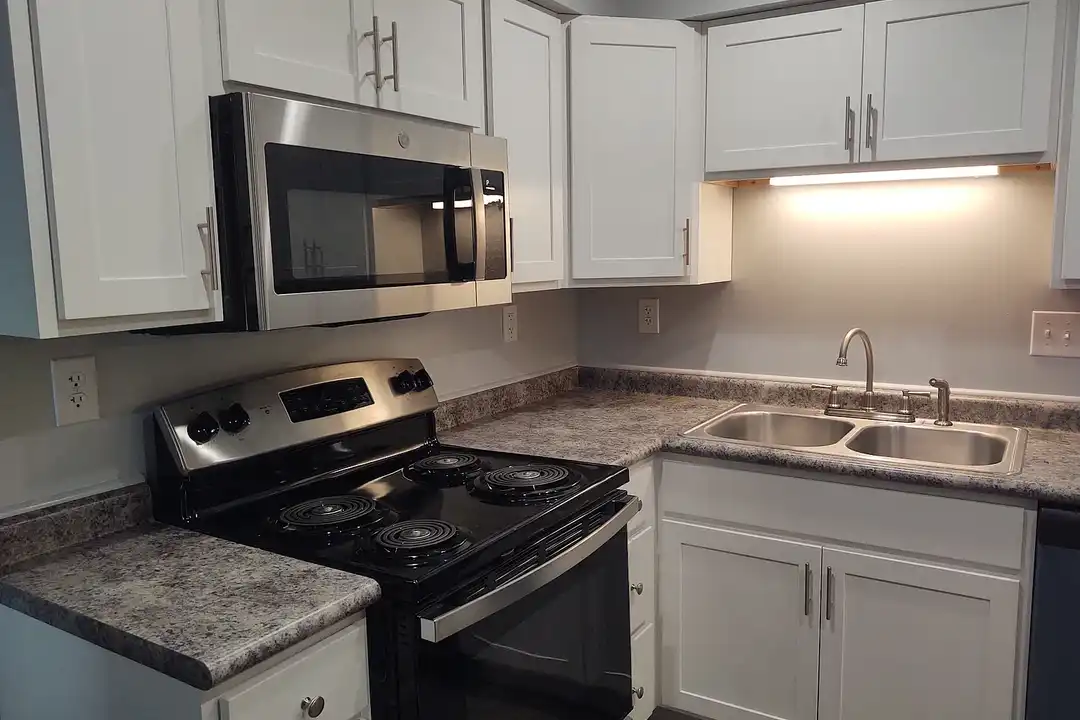 KINGSGATE VILLAGE APARTMENTS – photo 1 of 35