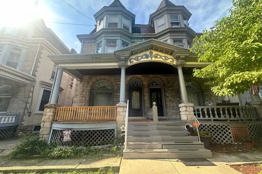406 Windsor St unit 3 – photo 1