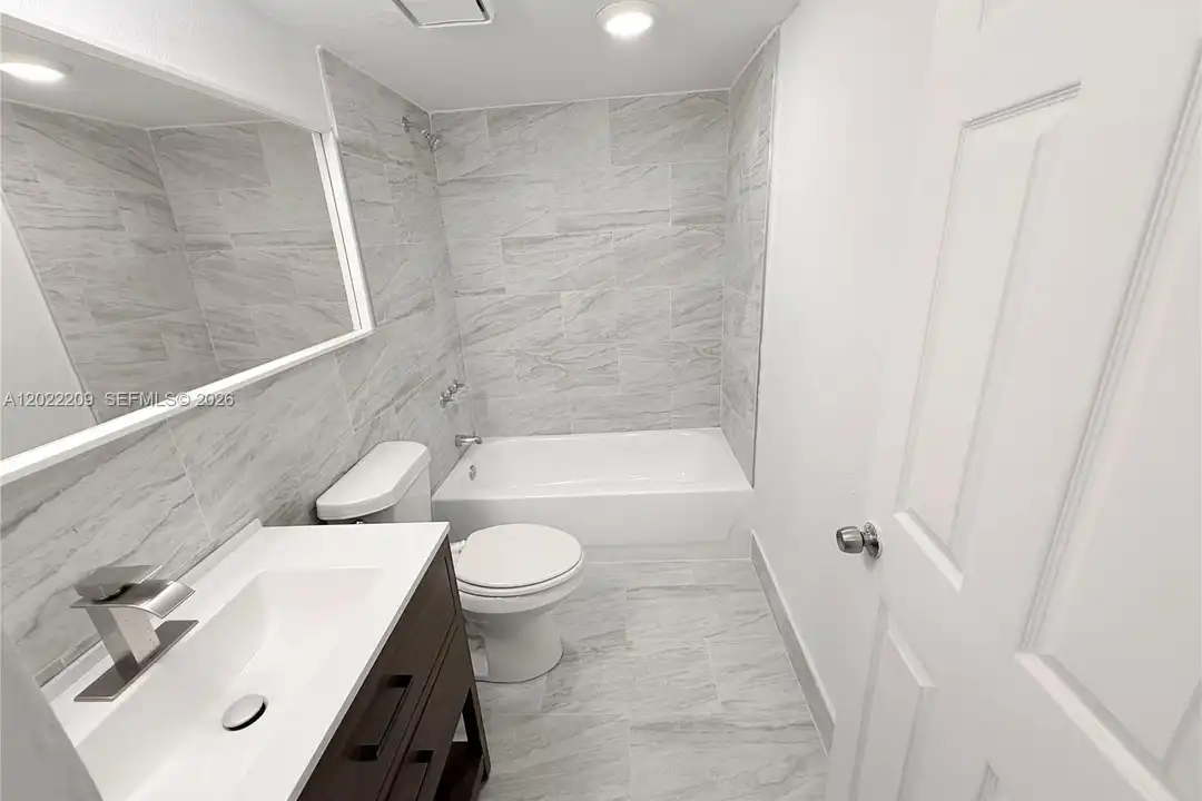1309 NW 8th Ave - View 6