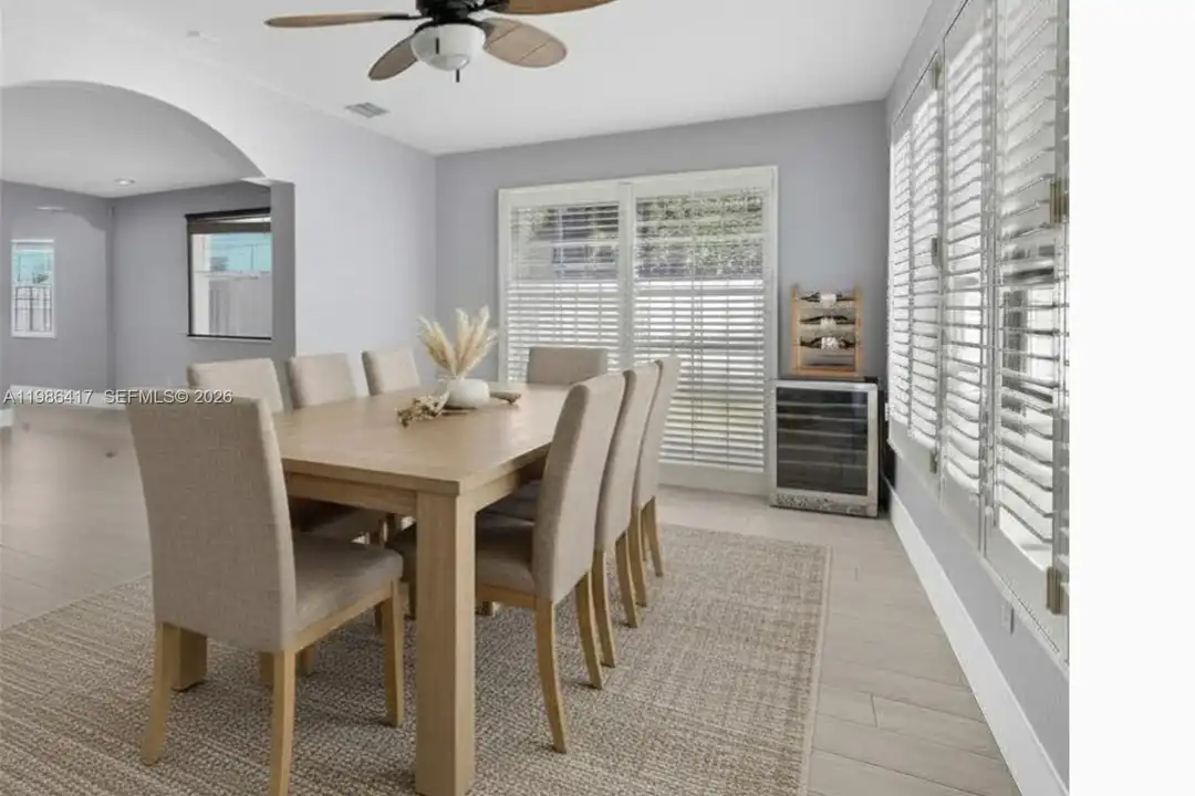 217 SE 5th St - View 3