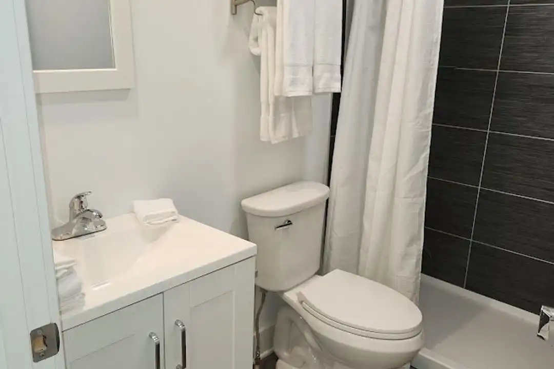 Apartment in Washington - View 5