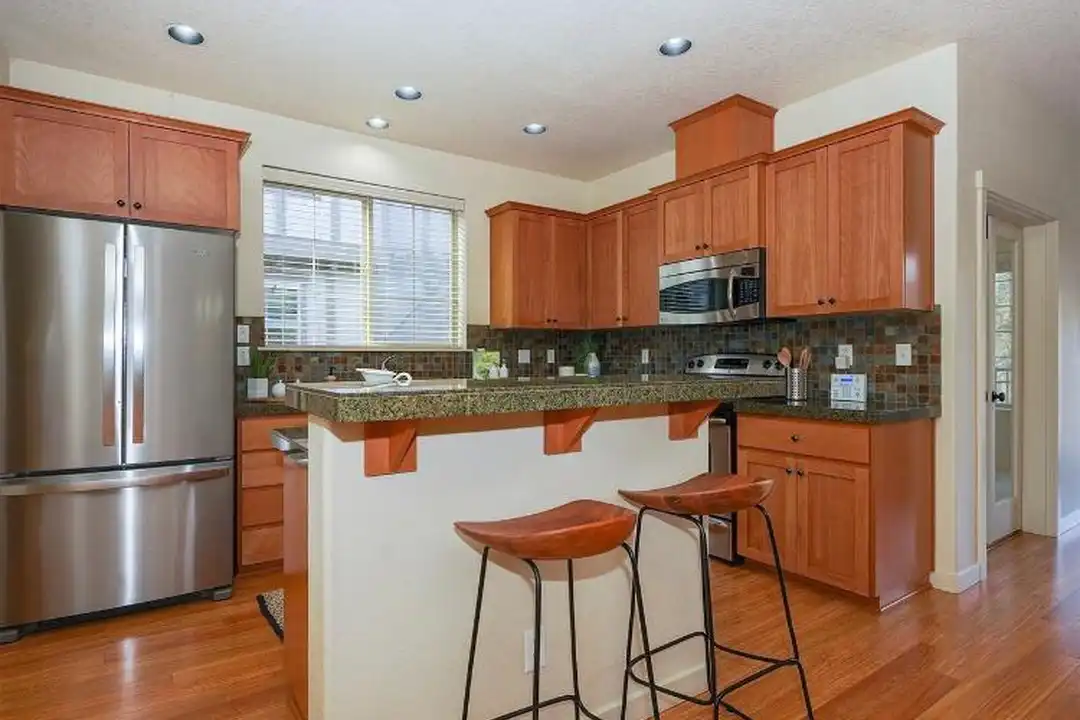 8113 NE Rockne Way - More