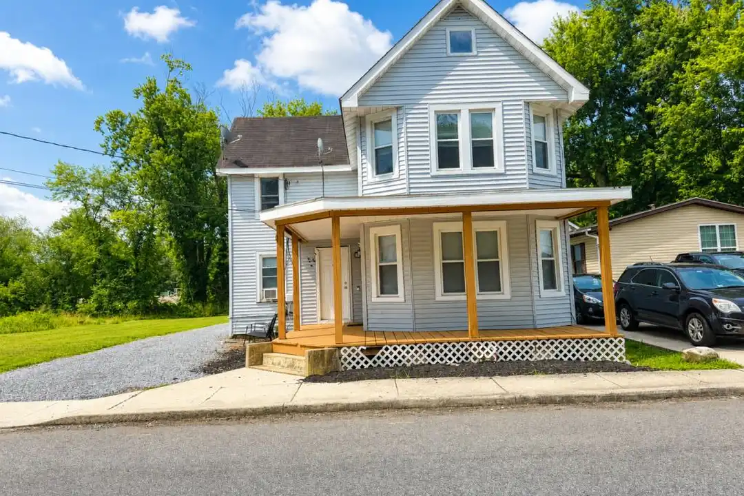 79 New St unit B – photo 1 of 13