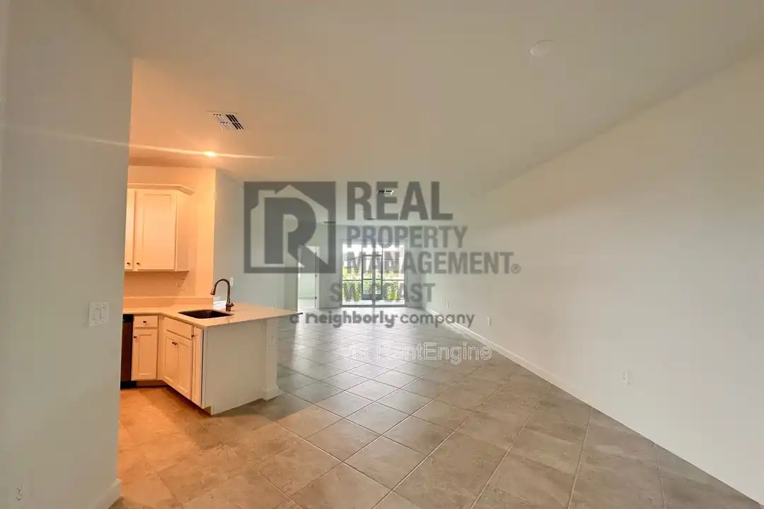 20501 Hazelnut Ct S - View 6