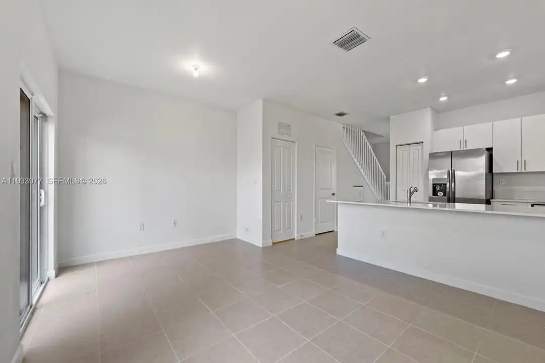 1533 SE 27th Rd - View 3