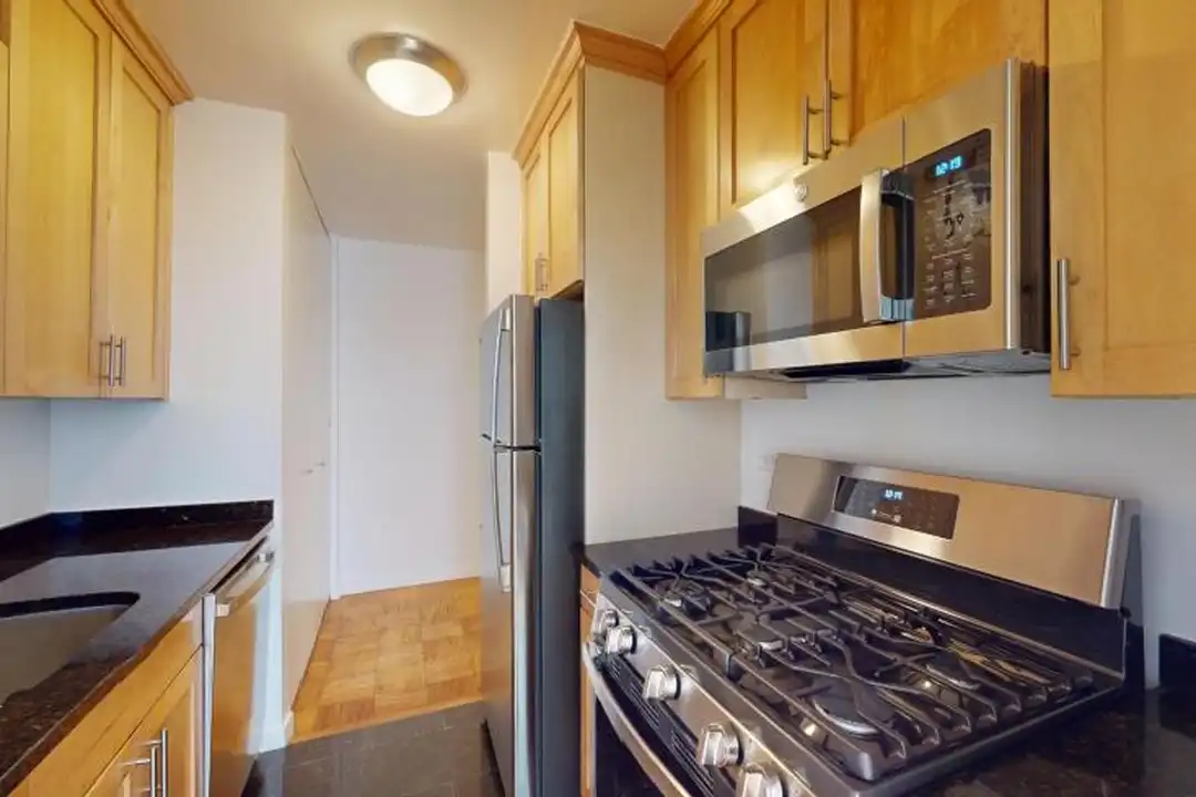 247 W 87th St – pohled 3