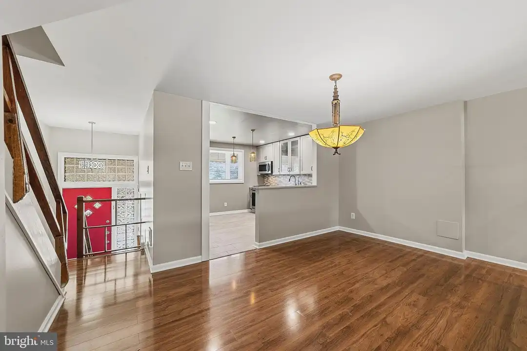 1135 W Thompson St - View 4