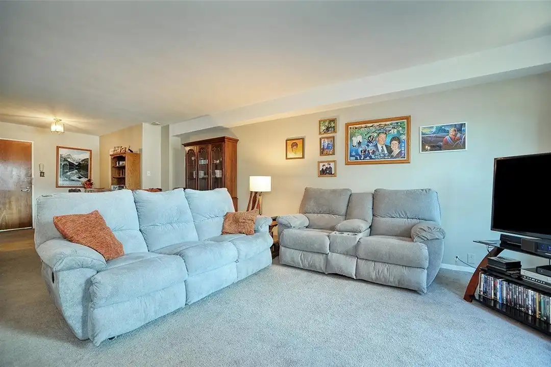 320 Fort Duquesne Blvd #8M - View 4