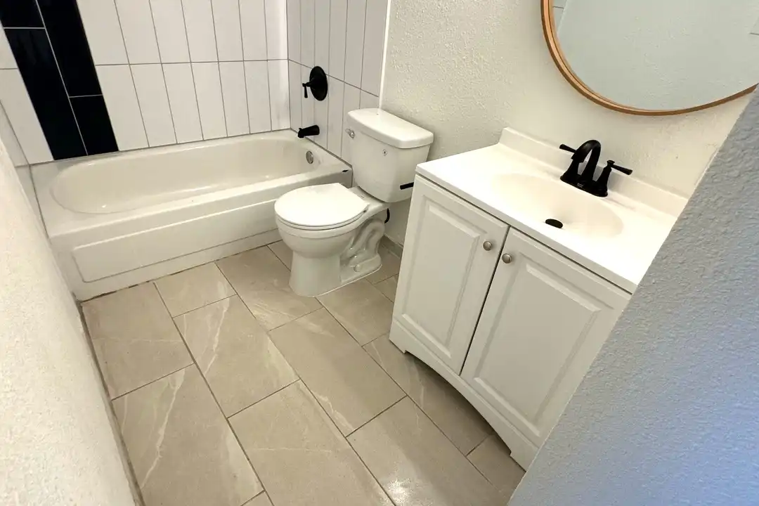 402 Cornell Dr SE unit 7 - View 5
