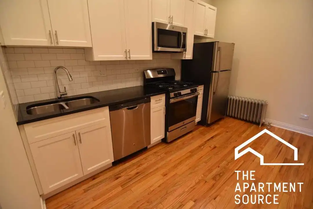 908 W Belmont Ave unit 2 - View 2