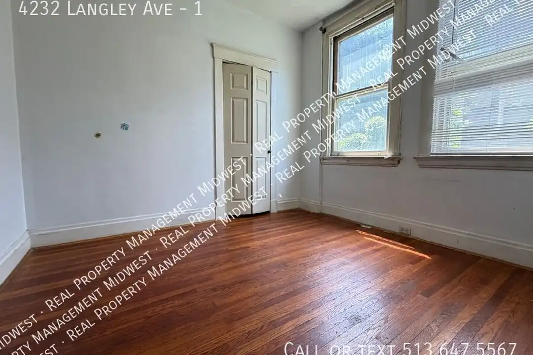 4232 Langley Ave - More