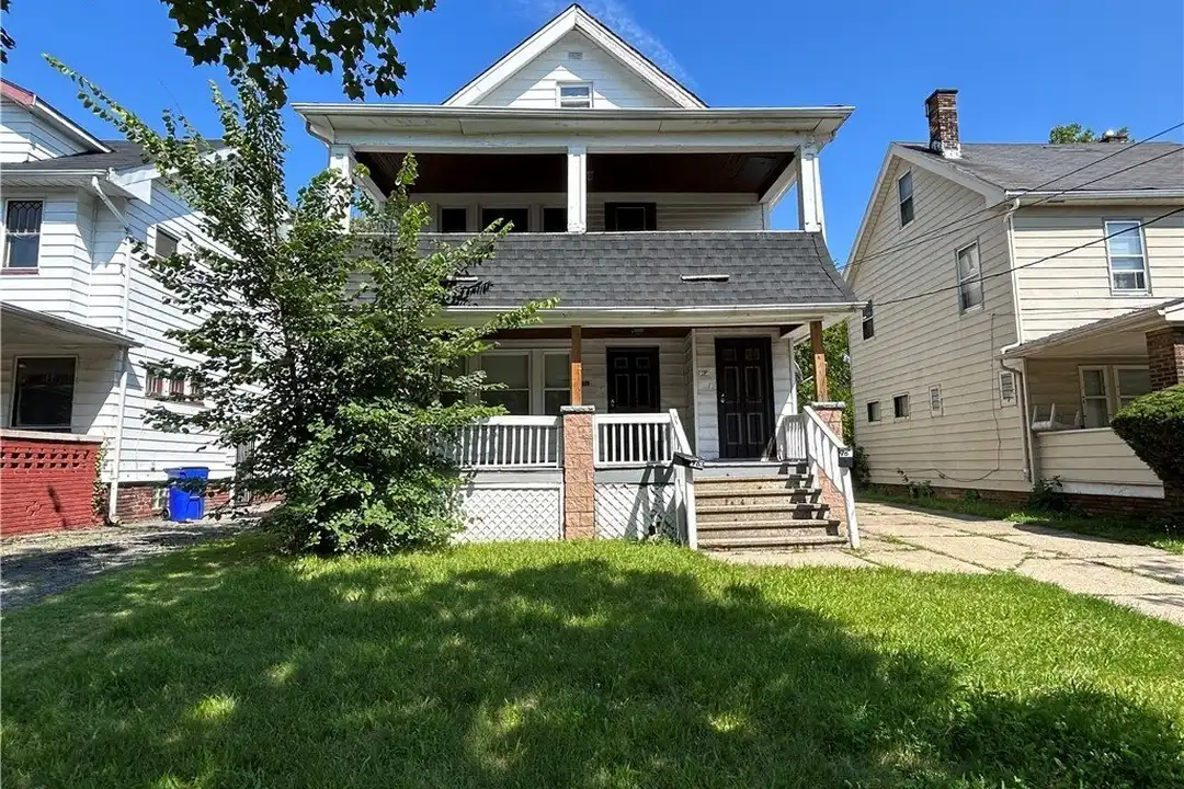 985 E 143rd St unit 2 – photo 1