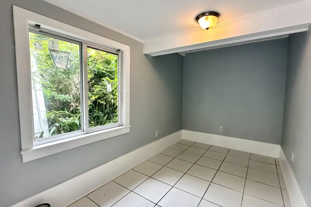 313 S Lakeside Dr unit Unit 2 - View 3