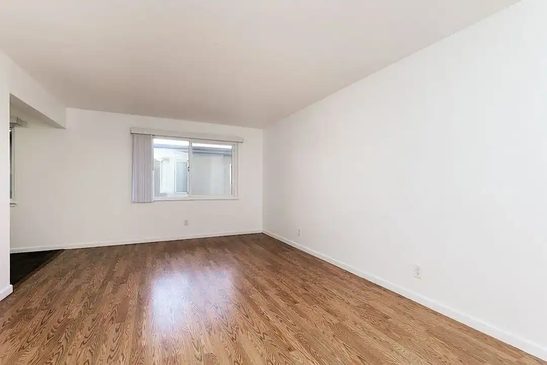 370 Staten Avenue - View 3