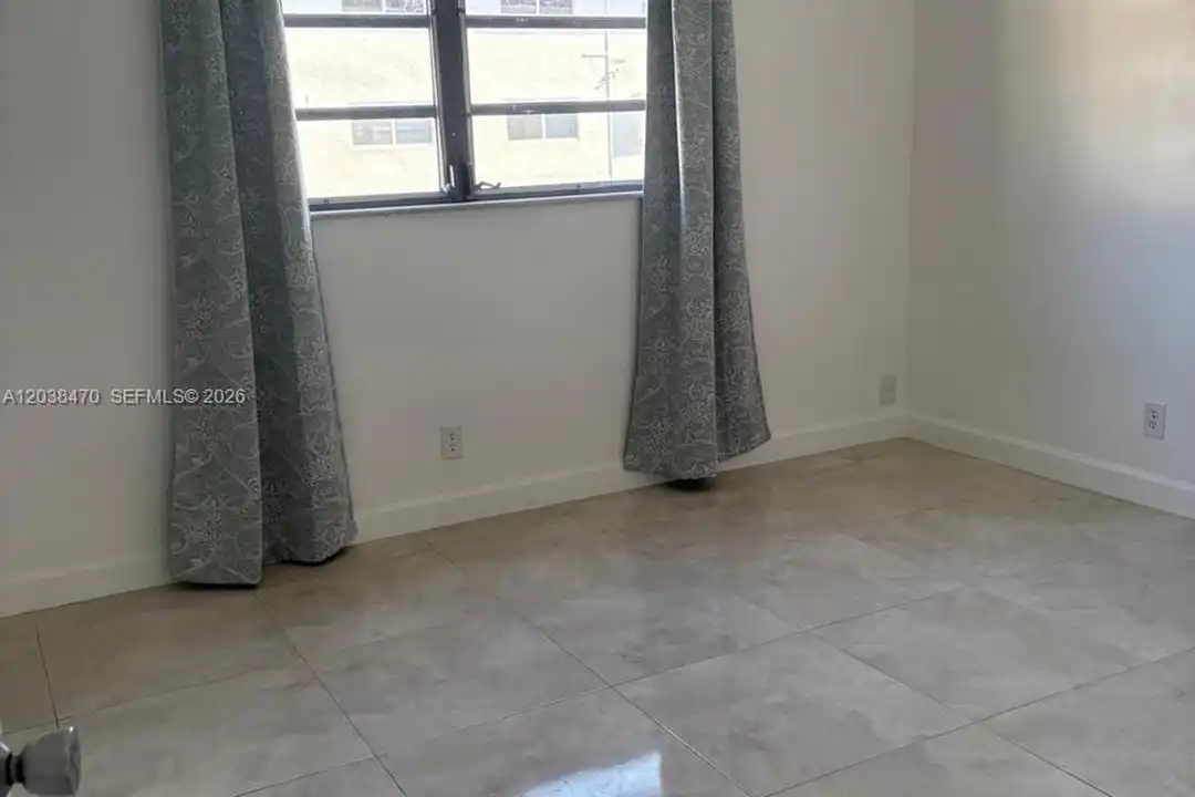 541 Blue Heron Dr unit 215 - View 4