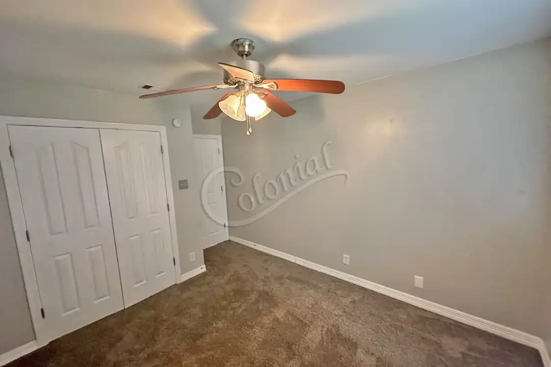 5010 James Loop - More