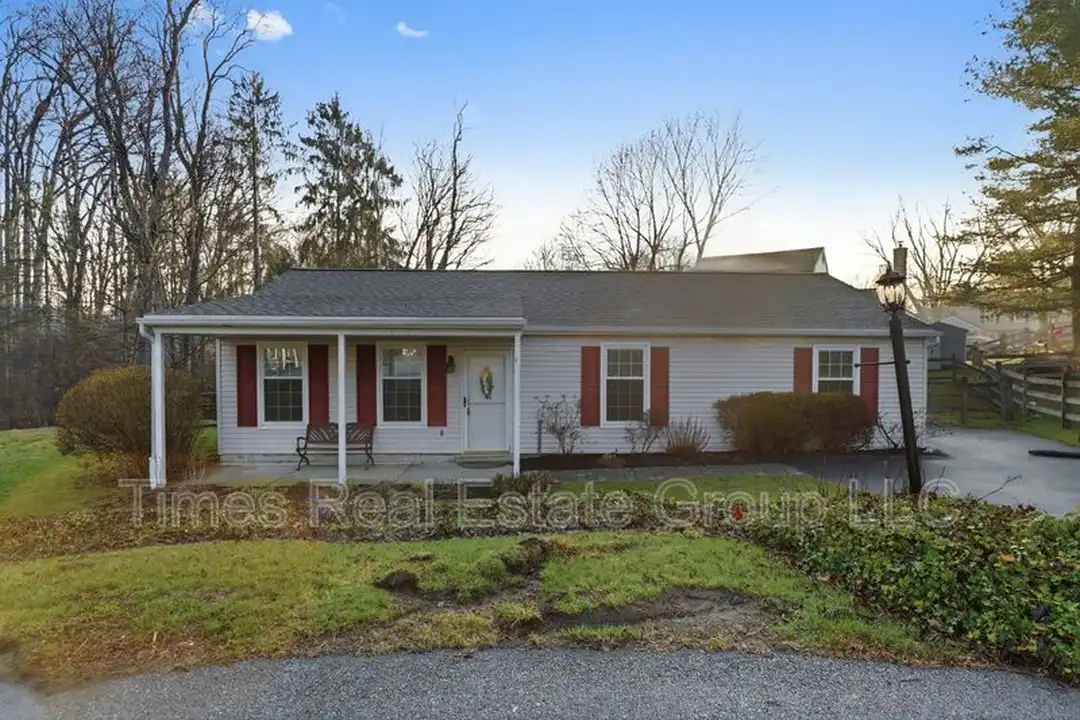 136 Brookfield Ct - View 6
