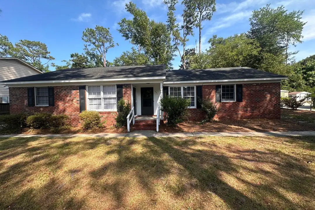 801 Montclair Dr – photo 1