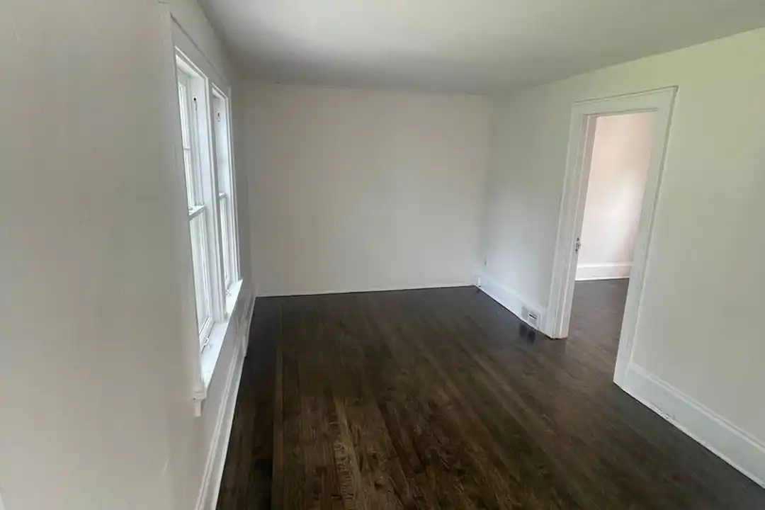 3340 N 44th St – pohled 6
