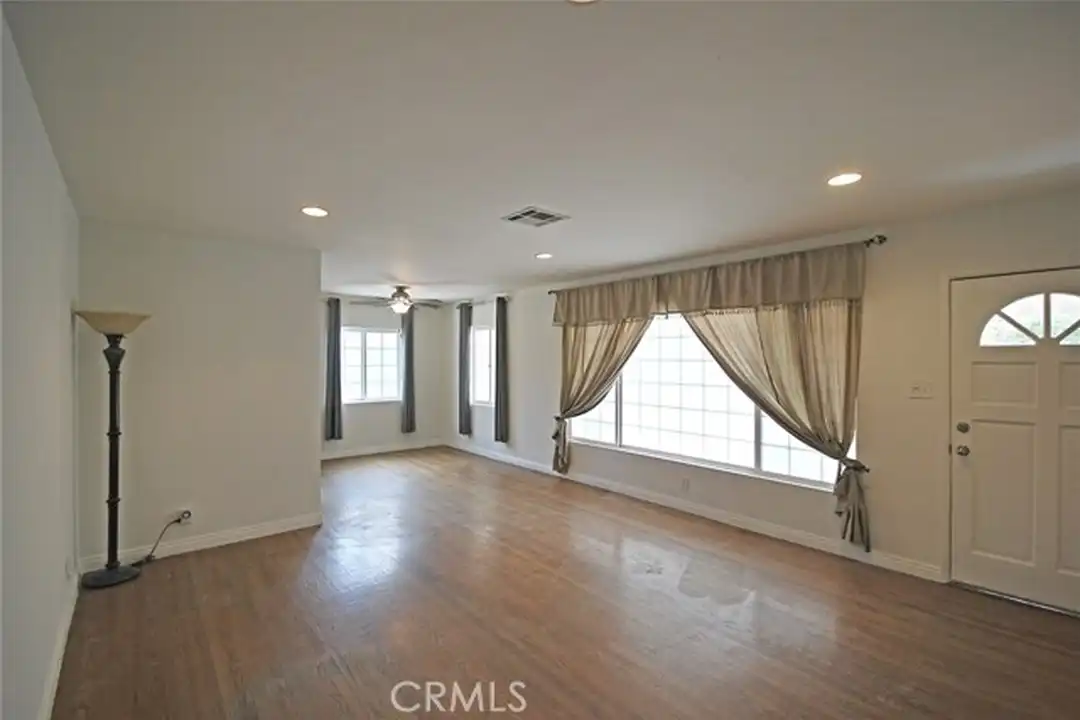House in Los Angeles - More