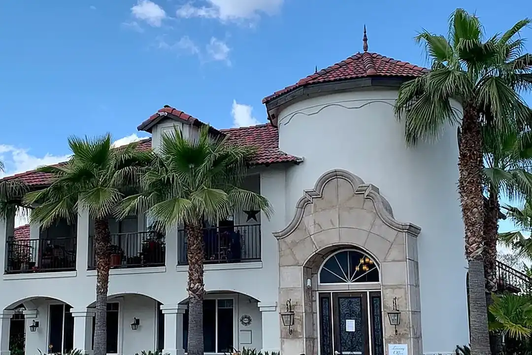 7525 N Willow Ave – photo 1