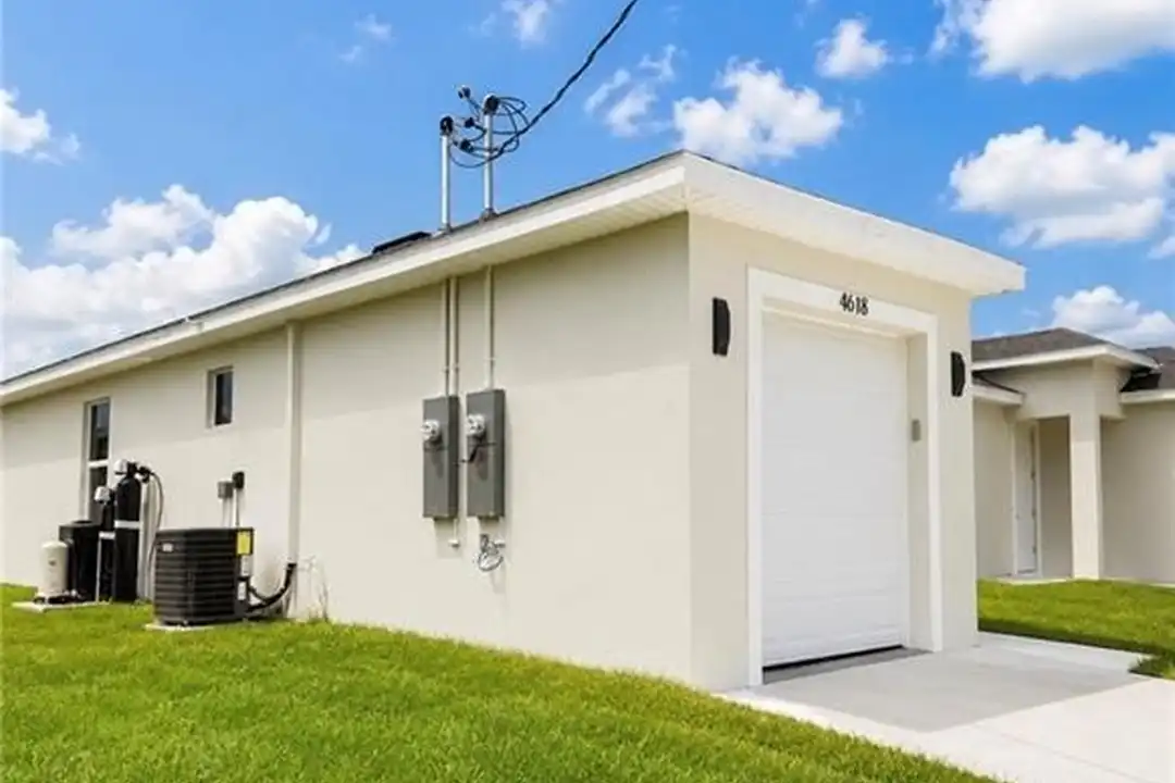 4618 25th St SW - View 3