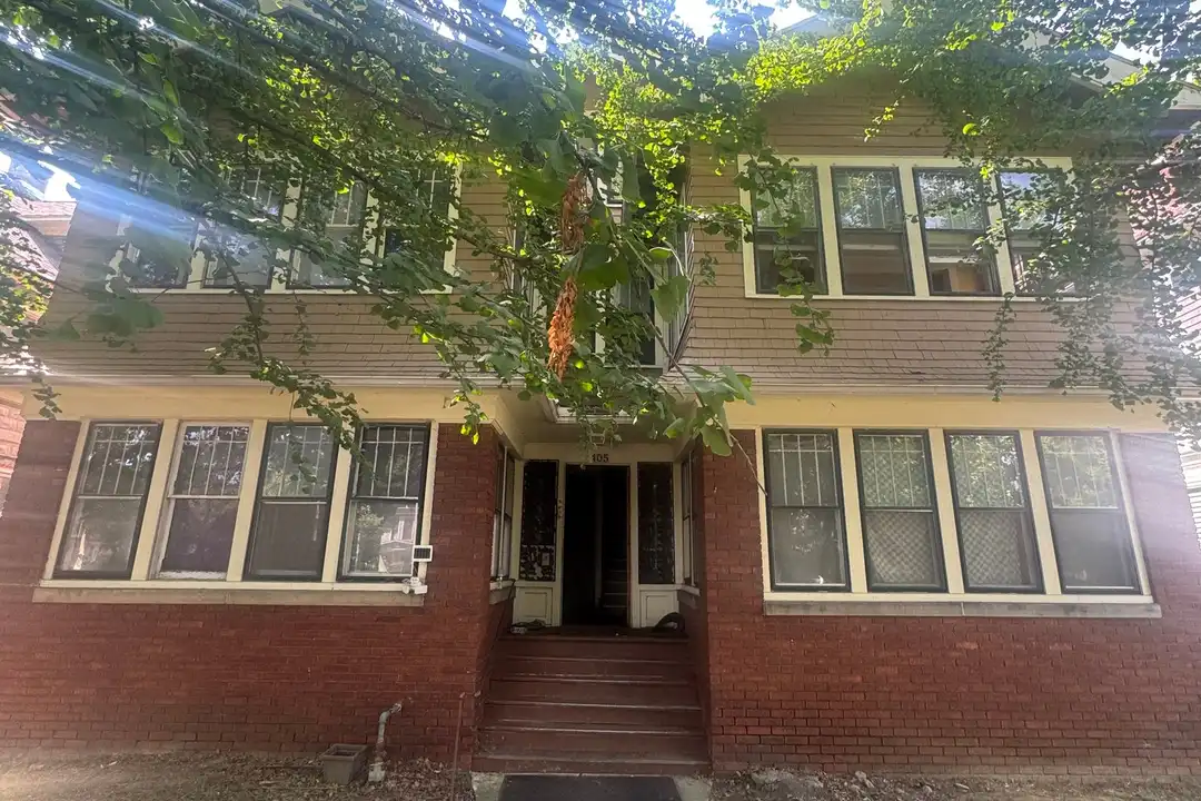 405 Victoria Pl unit 4 – photo 1